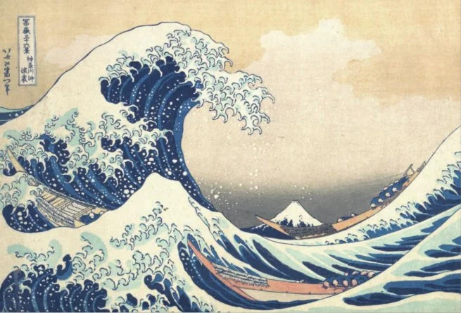 北斎 代表作イメージ：神奈川沖浪裏（パブリックドメイン）
